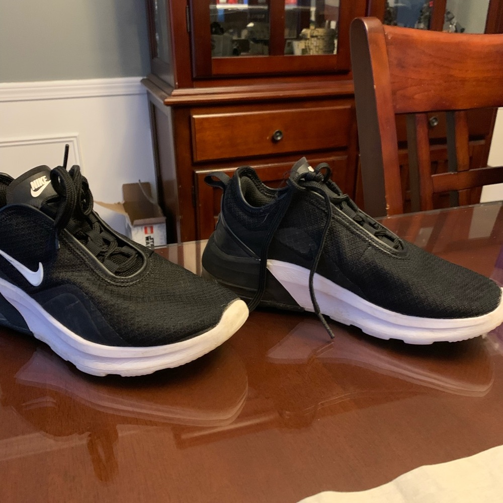 Women’s Nike air max size 5
